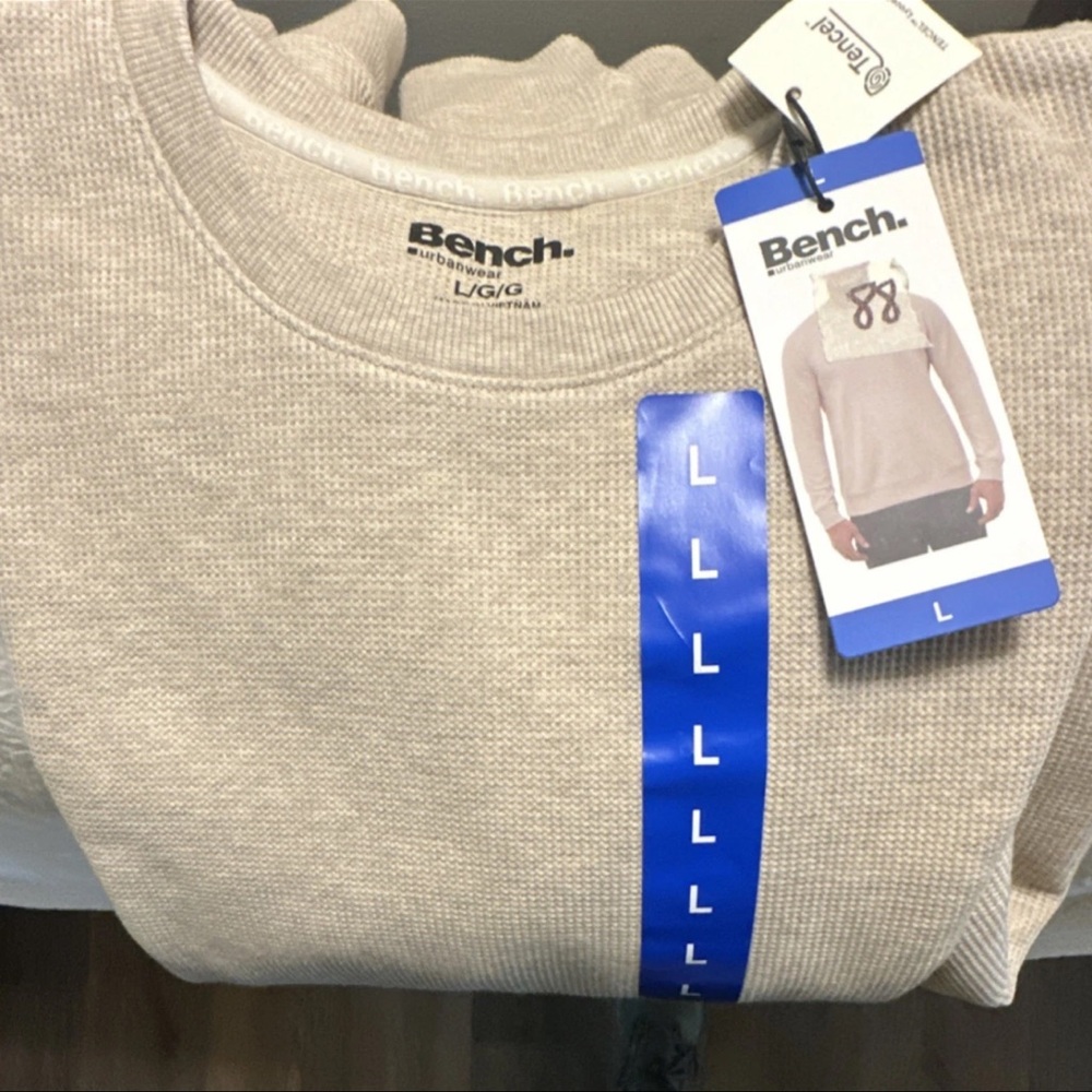 Bench. Off-White Crewneck Sweatshirt